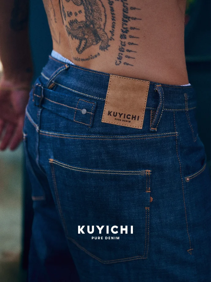 Jean Kuyichi porté, détail du patch et de la poche